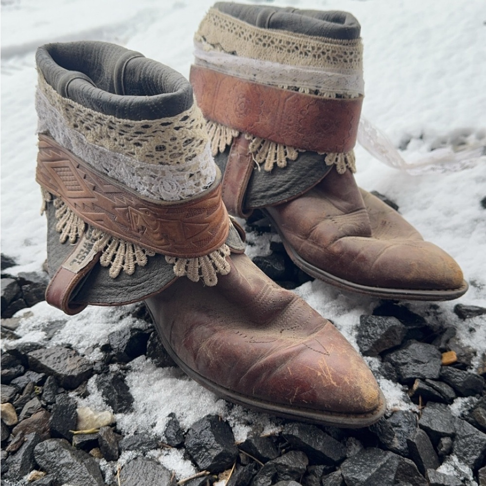 Vintage Boho Cowboy Boots - size 6.5